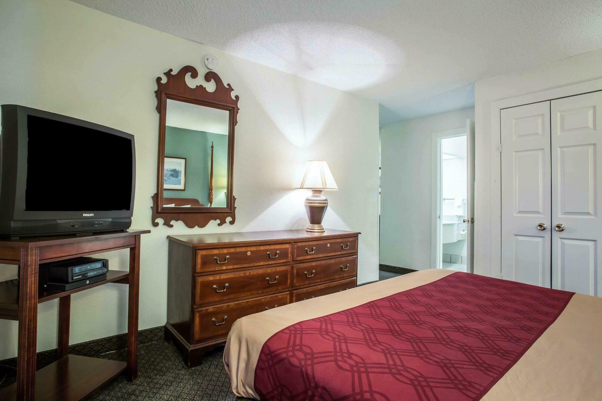 Red Roof Inn & Suites Cornelius - Lake Norman Exteriér fotografie