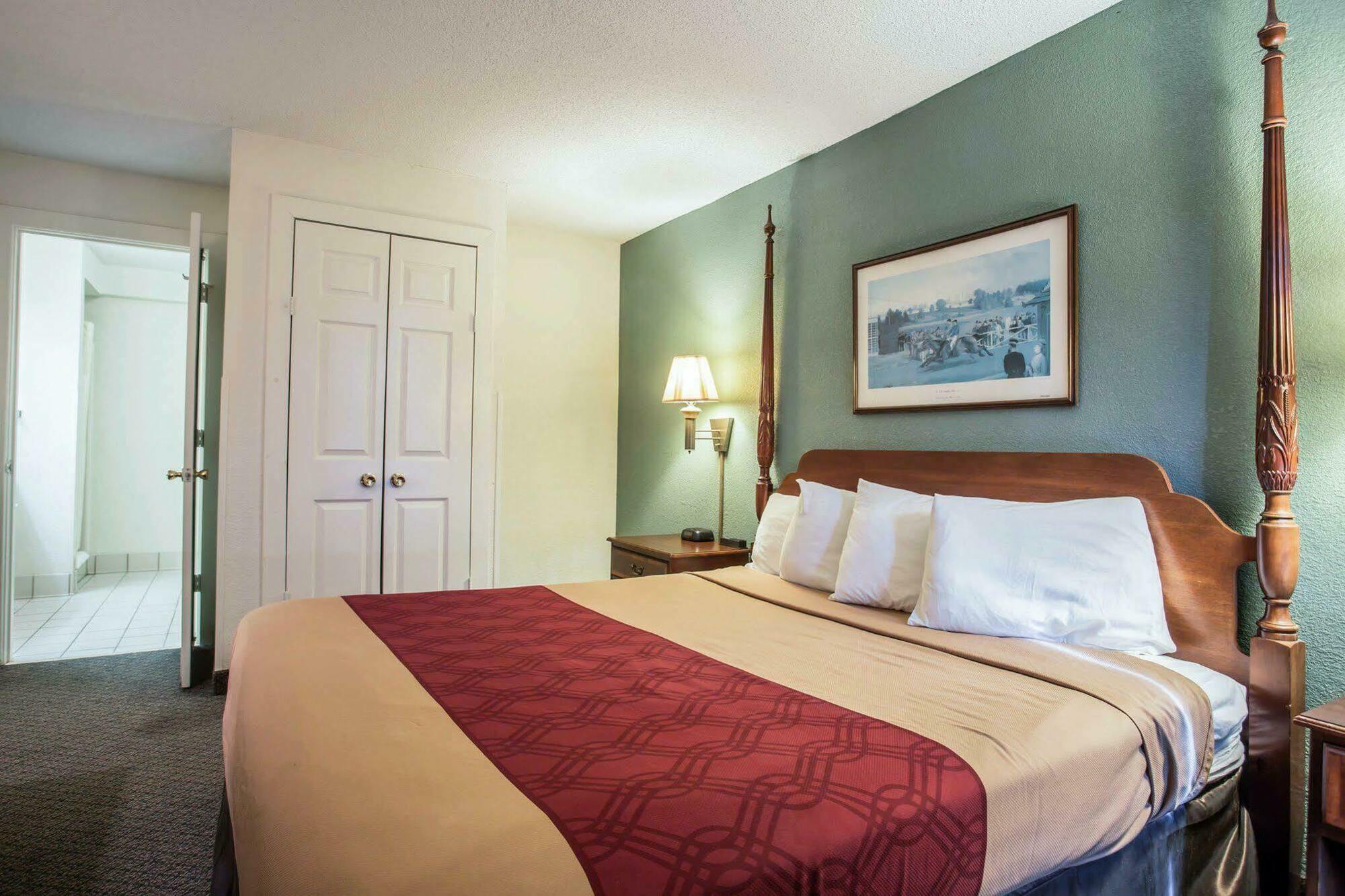 Red Roof Inn & Suites Cornelius - Lake Norman Exteriér fotografie